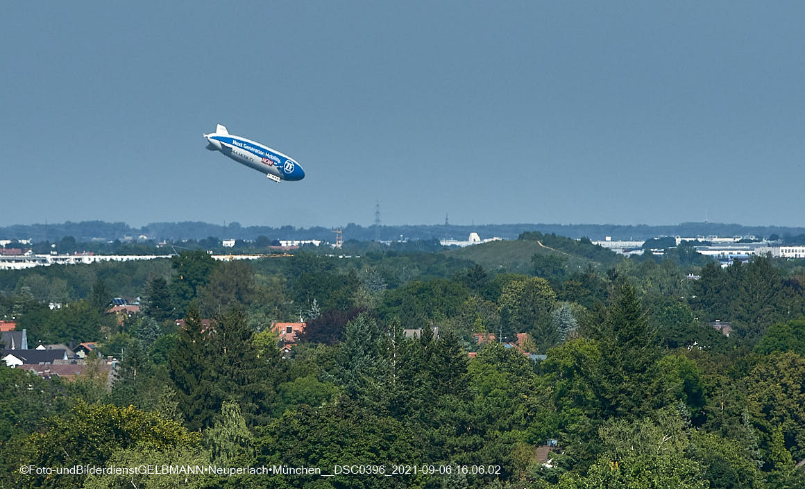 06.09.2021 - IAA-Zeppelin im Landeanflug in Riem