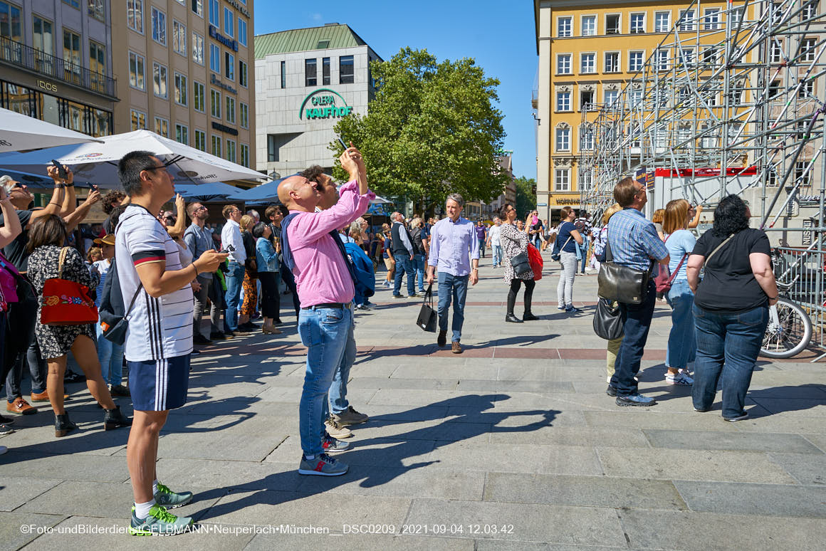 04.09.2021 -IAA -Impressionen auf dem Marienplatz in München