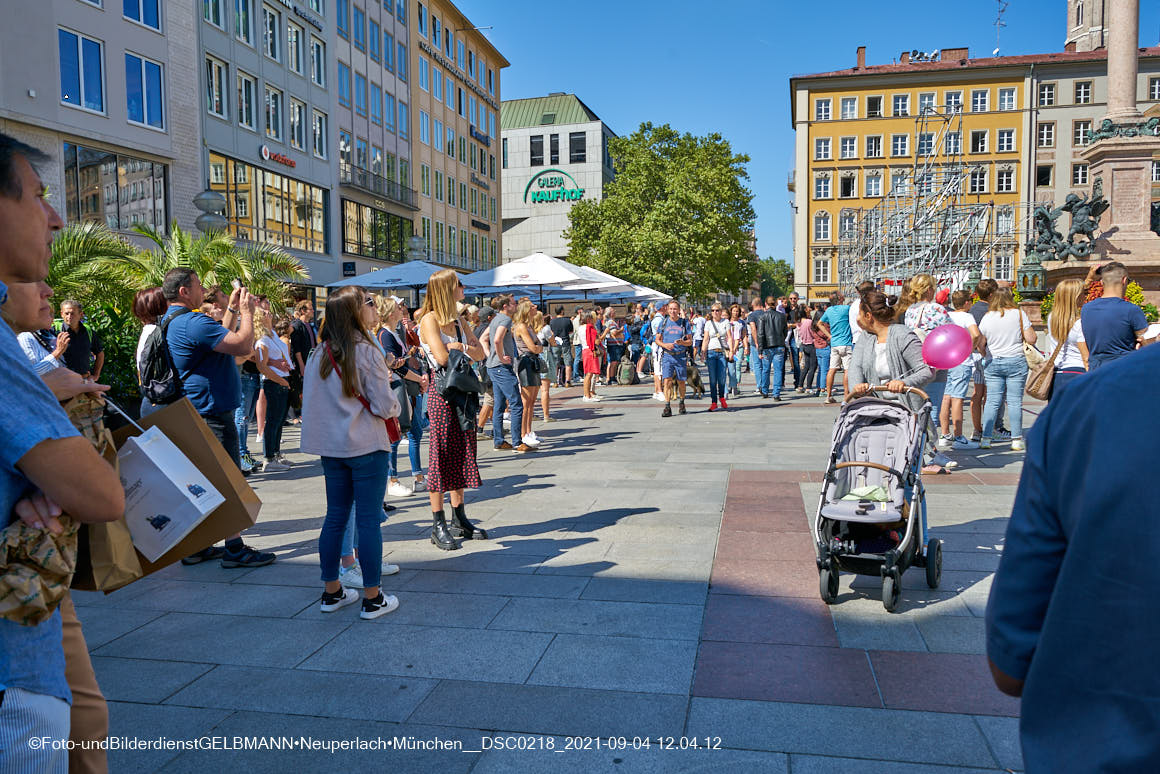 04.09.2021 -IAA -Impressionen auf dem Marienplatz in München