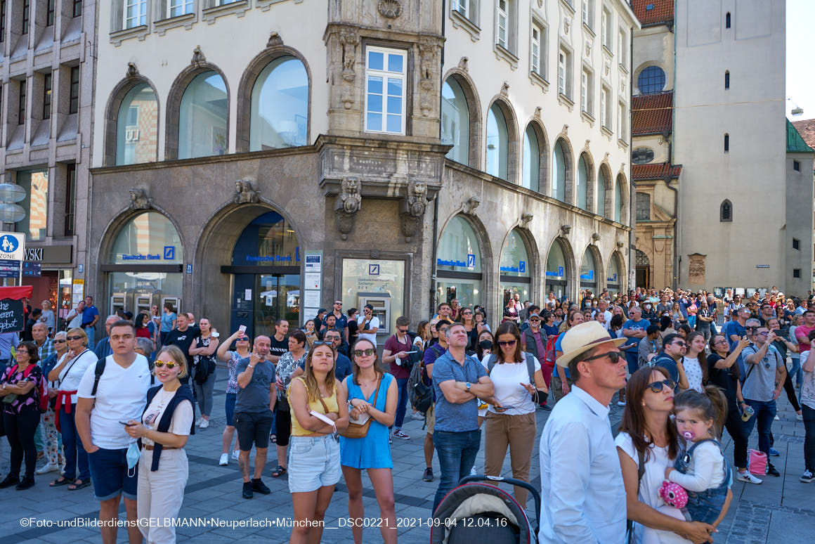 04.09.2021 -IAA -Impressionen auf dem Marienplatz in München