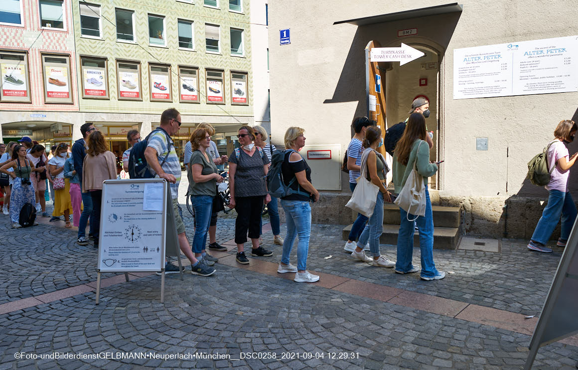 04.09.2021 -IAA -Impressionen auf dem Marienplatz in München