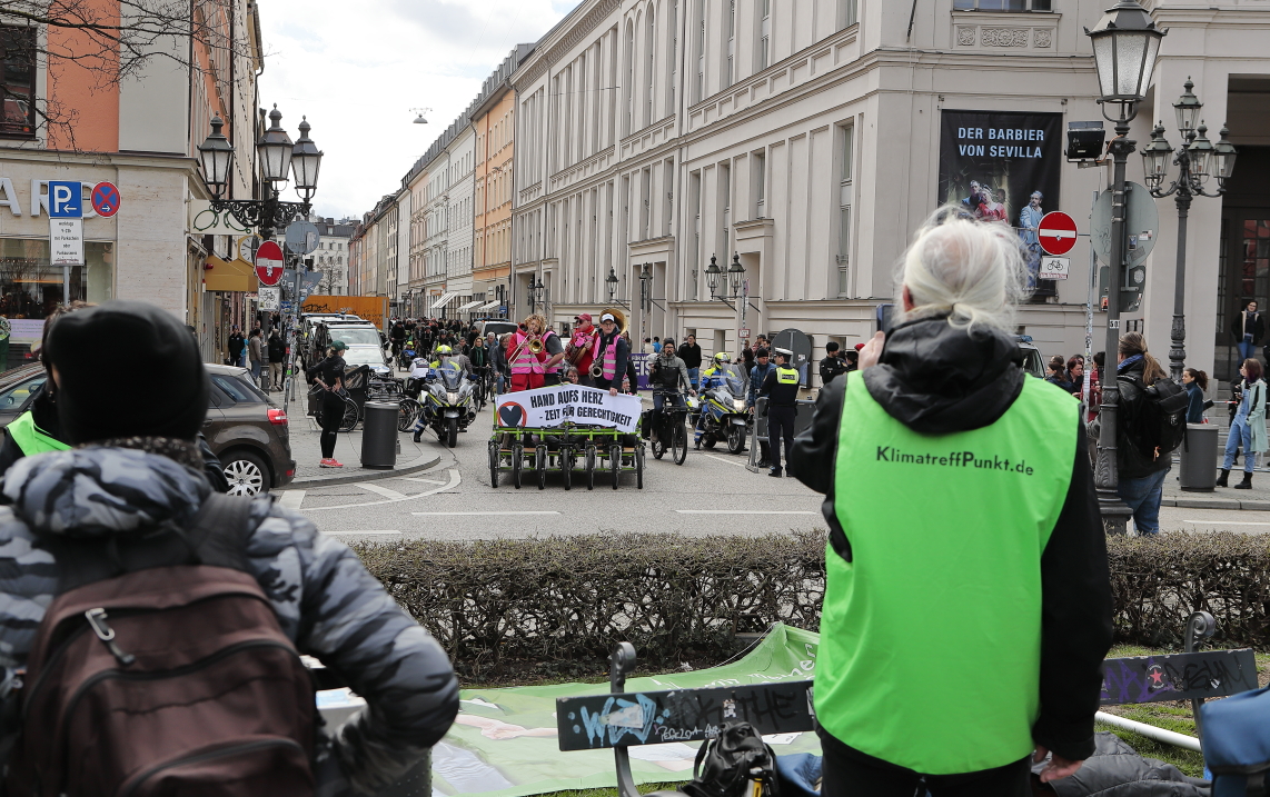 16.03.2024 - Demokratie braucht Ehrlichkeit - Demo am Gärtnerplatz