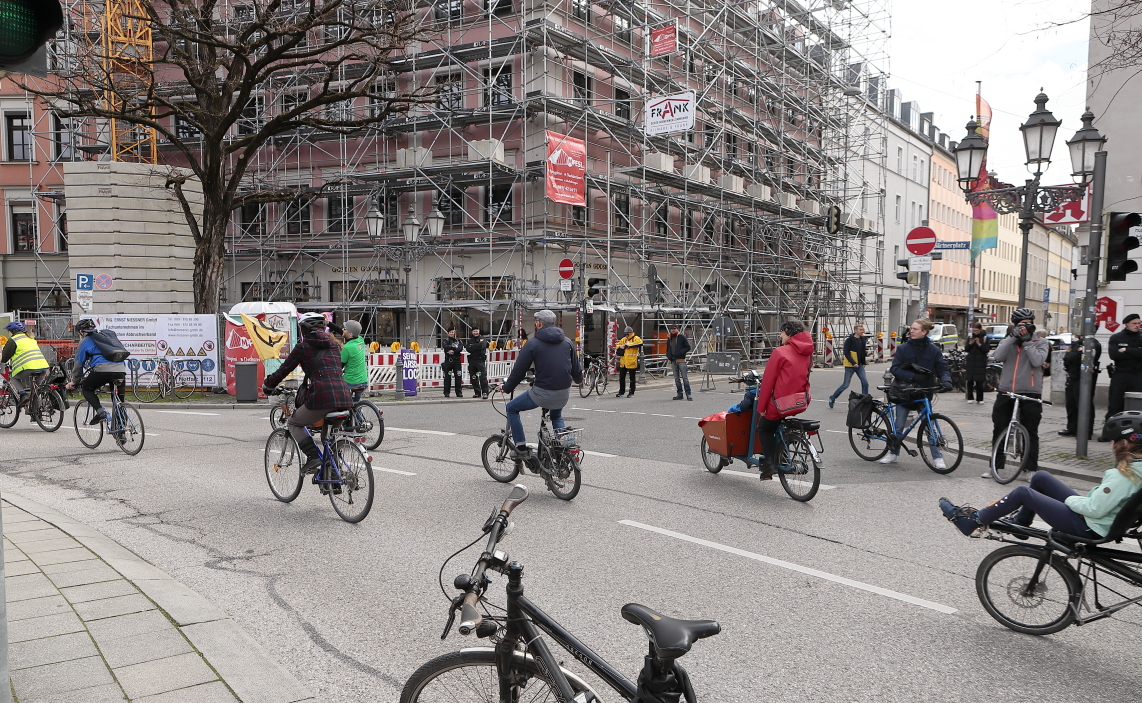 16.03.2024 - Demokratie braucht Ehrlichkeit - Demo am Gärtnerplatz