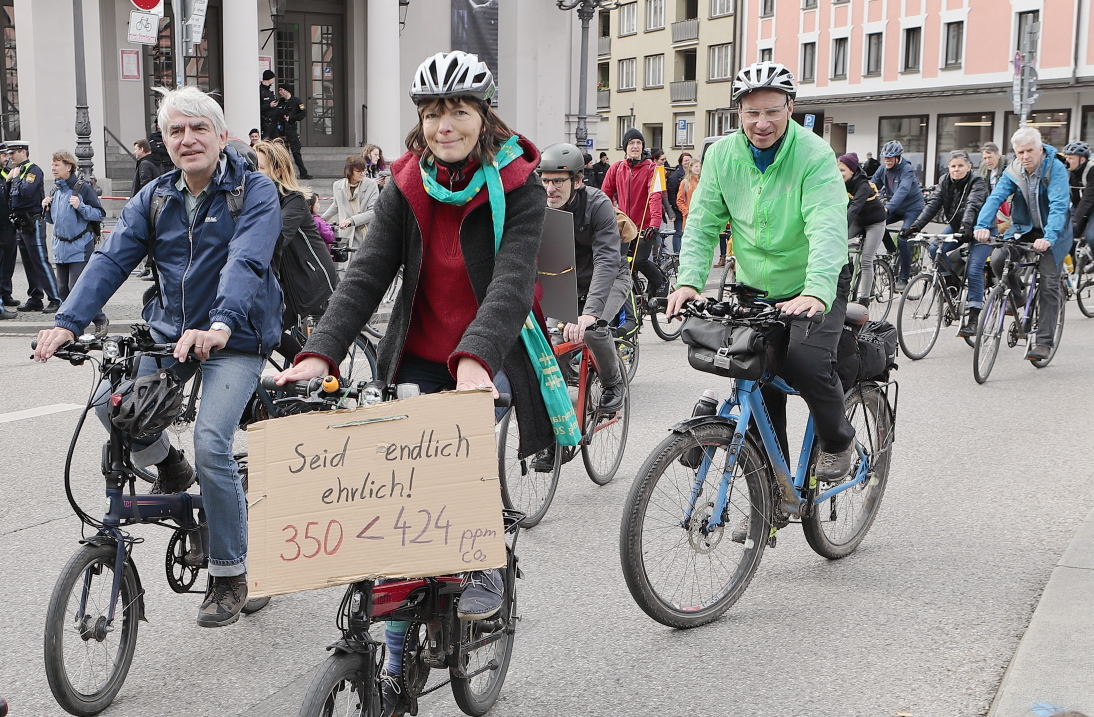 16.03.2024 - Demokratie braucht Ehrlichkeit - Demo am Gärtnerplatz