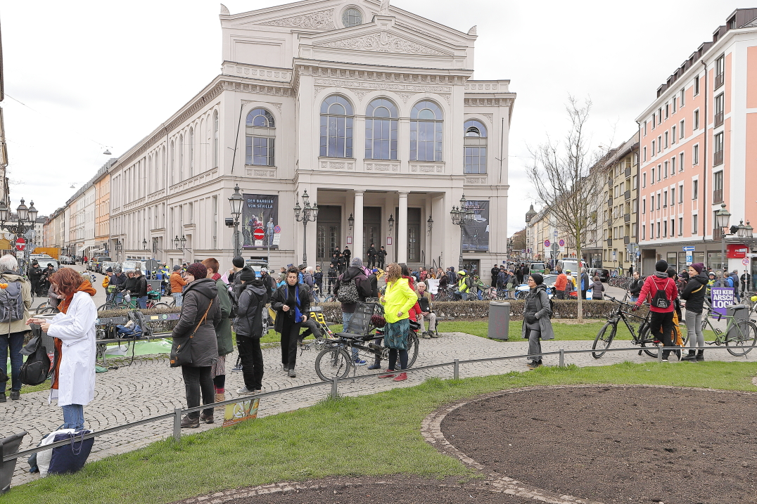 16.03.2024 - Demokratie braucht Ehrlichkeit - Demo am Gärtnerplatz