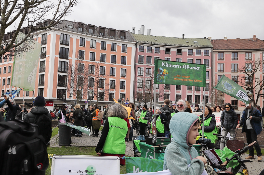 16.03.2024 - Demokratie braucht Ehrlichkeit - Demo am Gärtnerplatz