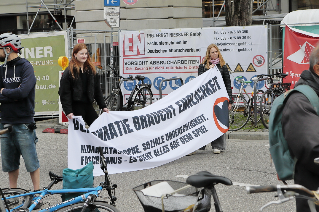 16.03.2024 - Demokratie braucht Ehrlichkeit - Demo am Gärtnerplatz