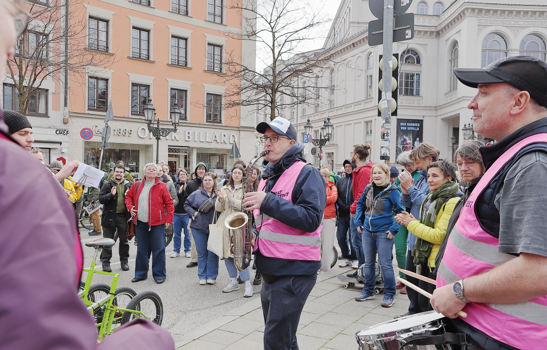 16.03.2024 - Demokratie braucht Ehrlichkeit - Demo am Gärtnerplatz