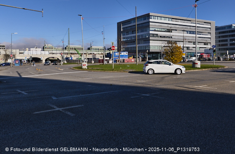 17.10.2025 - TRAM-Gleisbau in der Fürstenrieder Straße in Laim