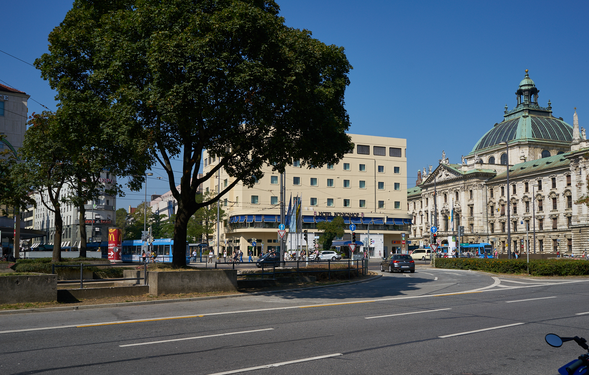 05.09.2016 - Abriss Hotel Königshof Münchern