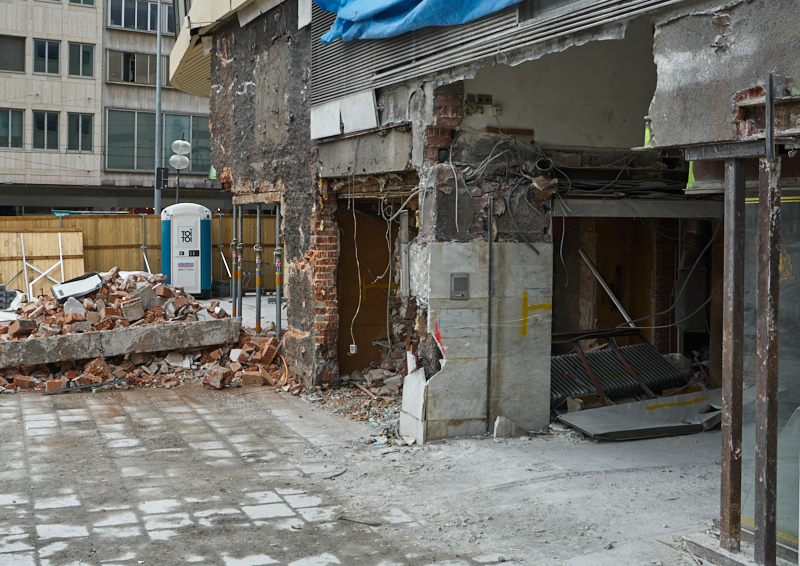 09.03.2019 - Die Entkernung des Hotel Königshaus München hat begonnen