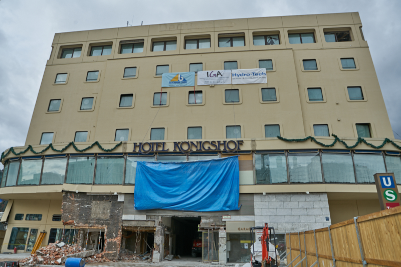 09.03.2019 - Die Entkernung des Hotel Königshaus München hat begonnen