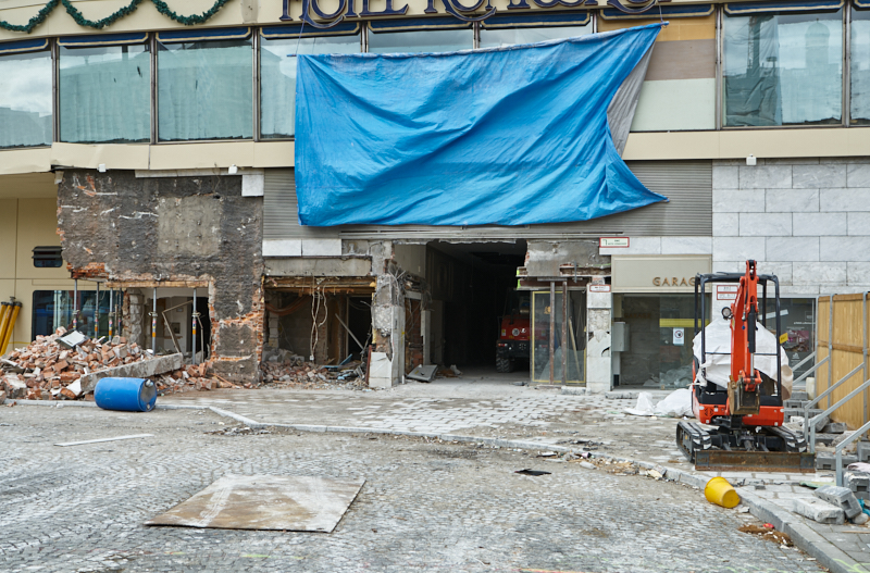 09.03.2019 - Die Entkernung des Hotel Königshaus München hat begonnen