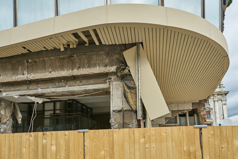 09.03.2019 - Die Entkernung des Hotel Königshaus München hat begonnen