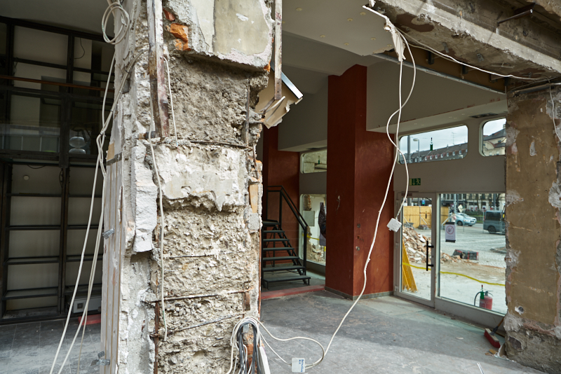 09.03.2019 - Die Entkernung des Hotel Königshaus München hat begonnen