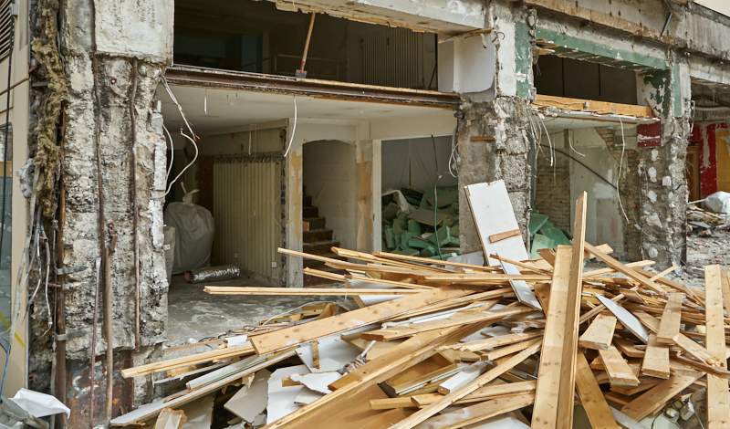 09.03.2019 - Die Entkernung des Hotel Königshaus München hat begonnen
