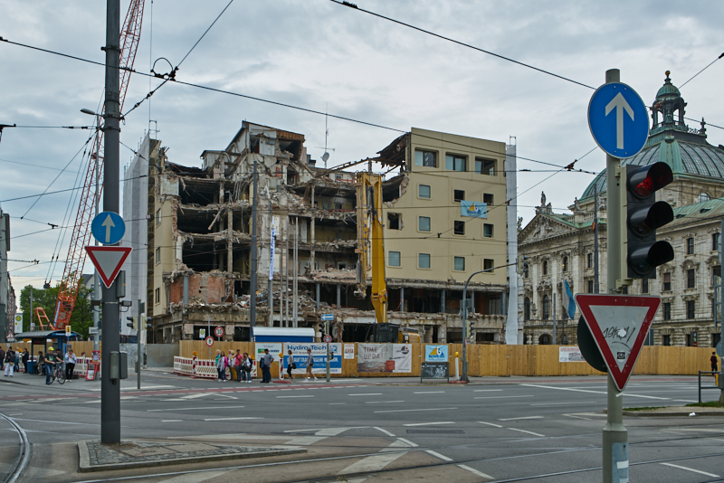 25.05.2019 - Abriss des Hotels Königshof München am Stachus