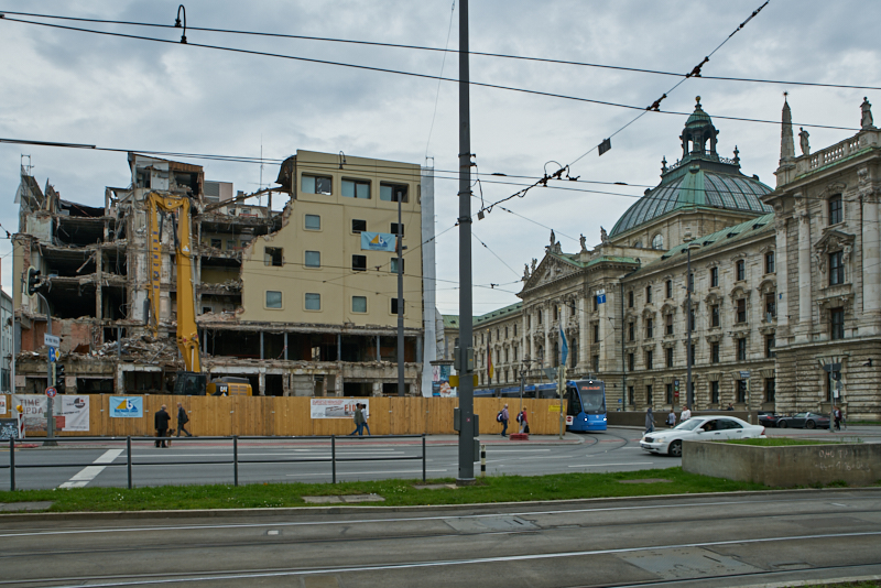 25.05.2019 - Abriss des Hotels Königshof München am Stachus