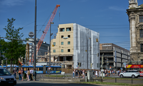 17.06.2019 - Hotel Königshof. Der Abriss geht weiter