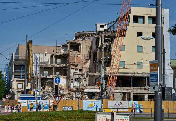 17.06.2019 - Hotel Königshof. Der Abriss geht weiter