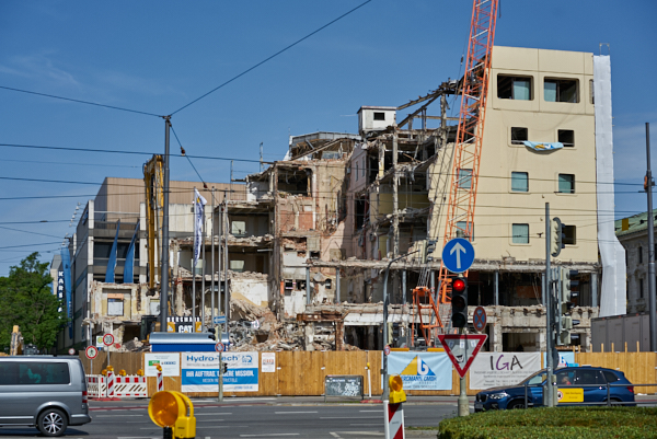 17.06.2019 - Hotel Königshof. Der Abriss geht weiter