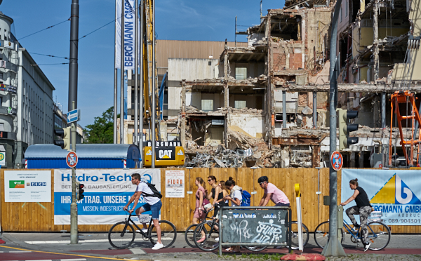 17.06.2019 - Hotel Königshof. Der Abriss geht weiter