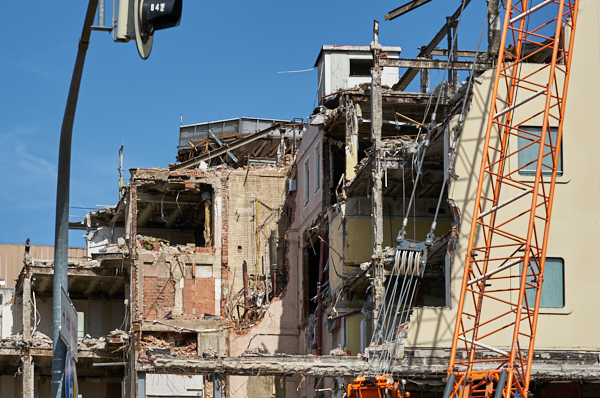 17.06.2019 - Hotel Königshof. Der Abriss geht weiter