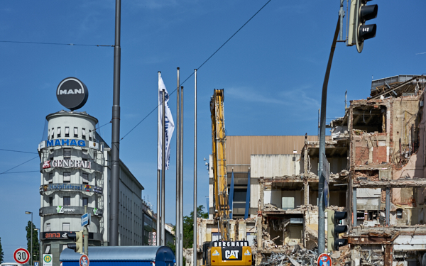 17.06.2019 - Hotel Königshof. Der Abriss geht weiter