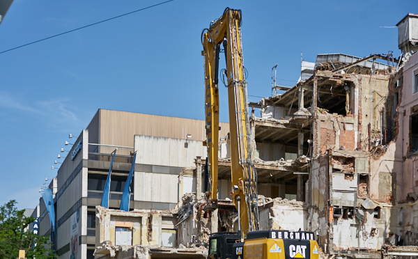 17.06.2019 - Hotel Königshof. Der Abriss geht weiter
