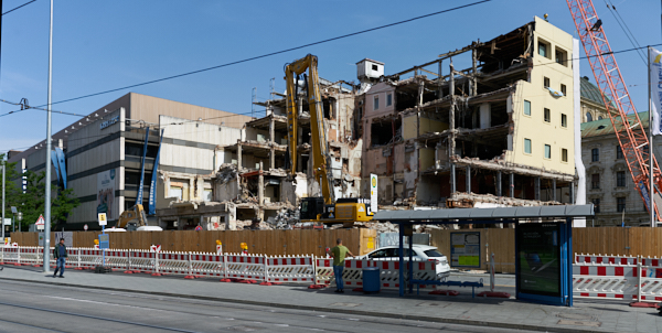 17.06.2019 - Hotel Königshof. Der Abriss geht weiter
