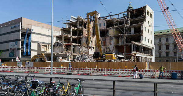 17.06.2019 - Hotel Königshof. Der Abriss geht weiter