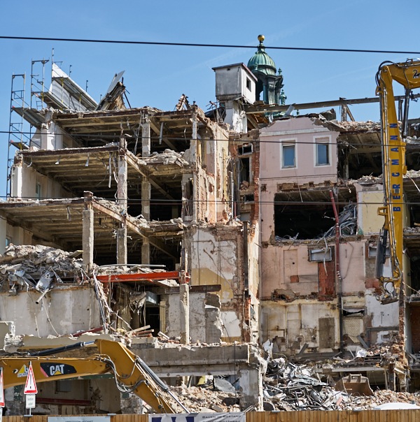 17.06.2019 - Hotel Königshof. Der Abriss geht weiter