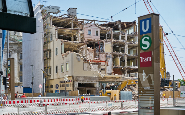 17.06.2019 - Hotel Königshof. Der Abriss geht weiter