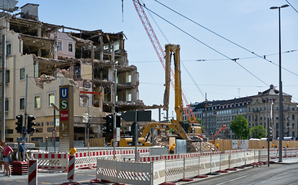 17.06.2019 - Hotel Königshof. Der Abriss geht weiter