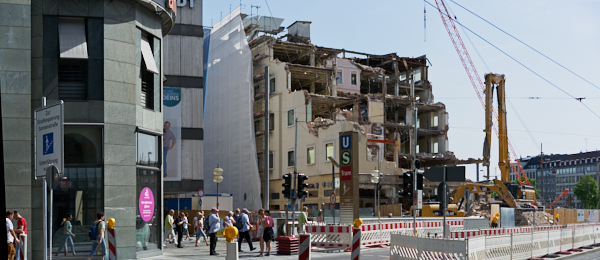 17.06.2019 - Hotel Königshof. Der Abriss geht weiter