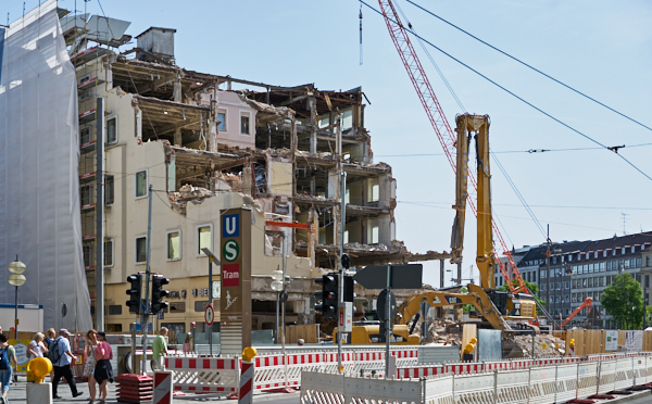 17.06.2019 - Hotel Königshof. Der Abriss geht weiter