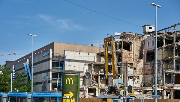 17.06.2019 - Hotel Königshof. Der Abriss geht weiter