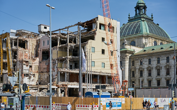 17.06.2019 - Hotel Königshof. Der Abriss geht weiter