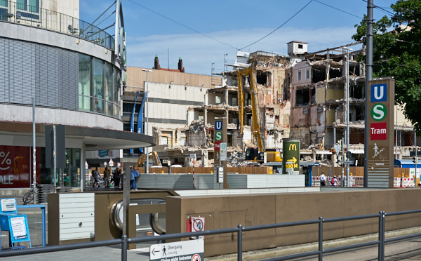 17.06.2019 - Hotel Königshof. Der Abriss geht weiter