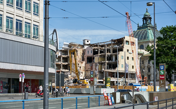 17.06.2019 - Hotel Königshof. Der Abriss geht weiter