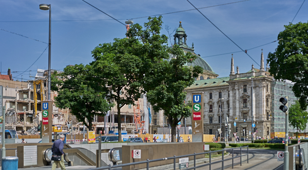 17.06.2019 - Hotel Königshof. Der Abriss geht weiter
