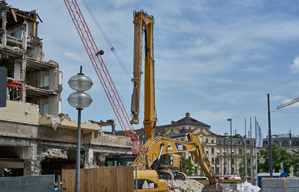 17.06.2019 - Hotel Königshof. Der Abriss geht weiter