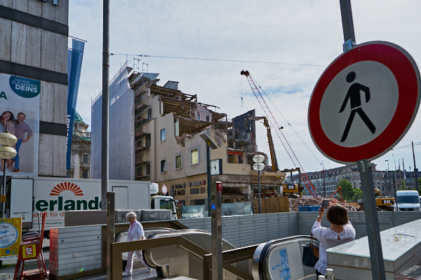 18.06.2019 - Abriss des Hotels Königshof in München.