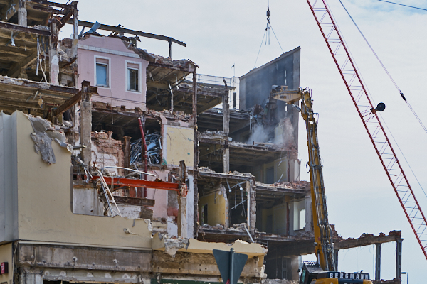 18.06.2019 - Abriss des Hotels Königshof in München.
