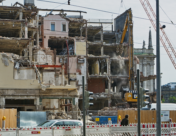 18.06.2019 - Abriss des Hotels Königshof in München.