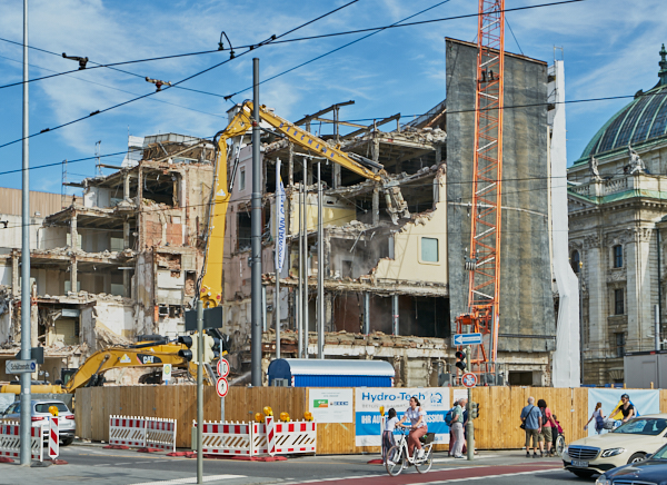 18.06.2019 - Abriss des Hotels Königshof in München.