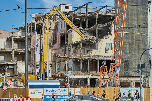 18.06.2019 - Abriss des Hotels Königshof in München.