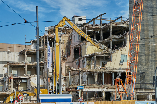 18.06.2019 - Abriss des Hotels Königshof in München.
