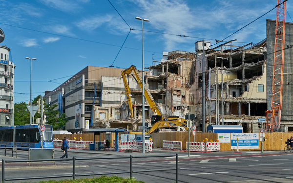 18.06.2019 - Abriss des Hotels Königshof in München.