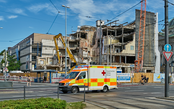 18.06.2019 - Abriss des Hotels Königshof in München.